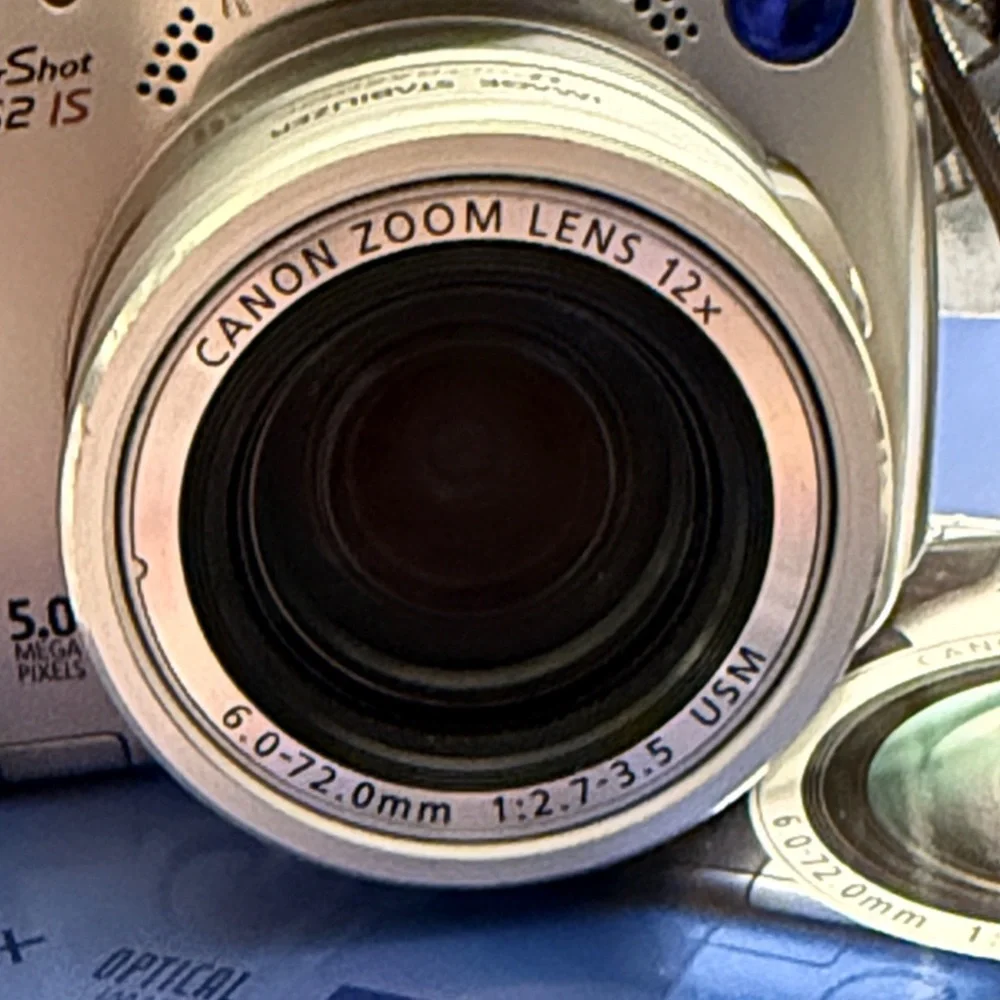 Canon PowerShot S2 IS Digital Camera -all original manuals. Excellent condition